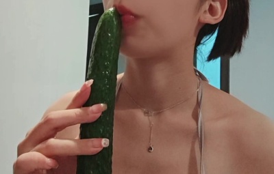 菜菜cyl不好吃 限时视频  酸奶黄瓜