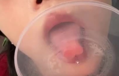 槑十三 舔透明板