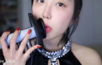 酥酥学姐 暴力舔耳