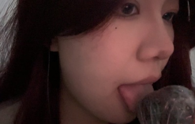 夜猫子 舔保鲜膜