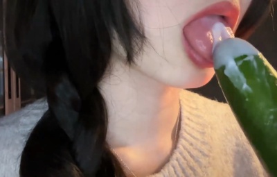 nana困薯 🥒👅咀嚼助眠音🚢💦