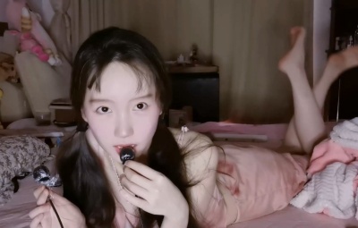 Yidan的窝窝 🛏上略略😋_舌🐰🍓