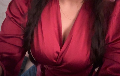 春春 红衣牛仔裤身体刮擦