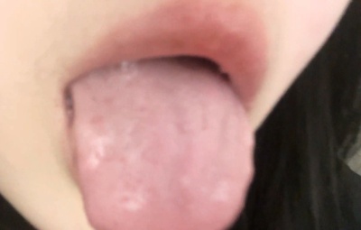 粥粥睡着啦 舔屏_弹舌